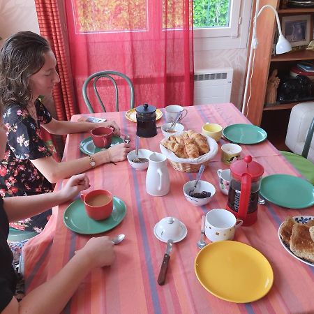 Domi Et Les Chats Barbezieres Екстериор снимка