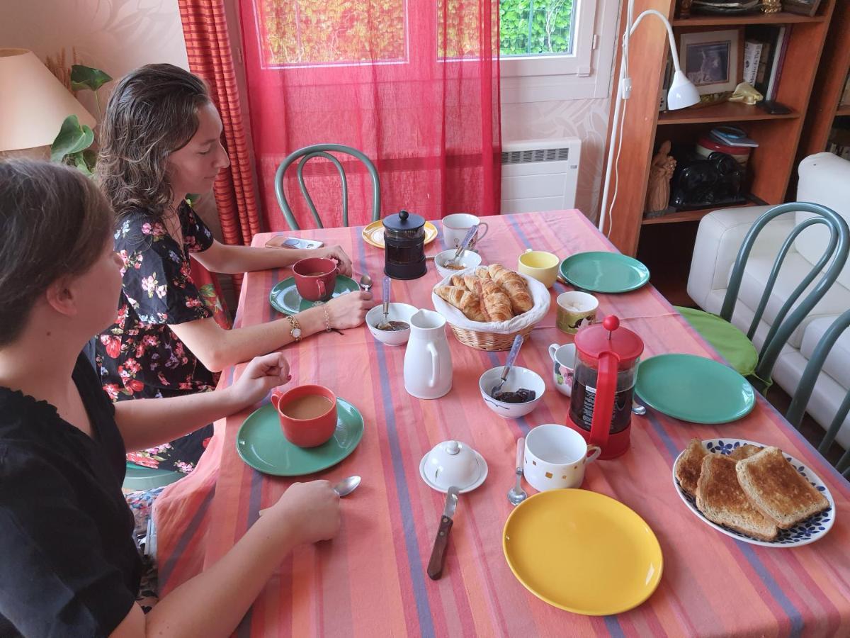 Domi Et Les Chats Barbezieres Екстериор снимка